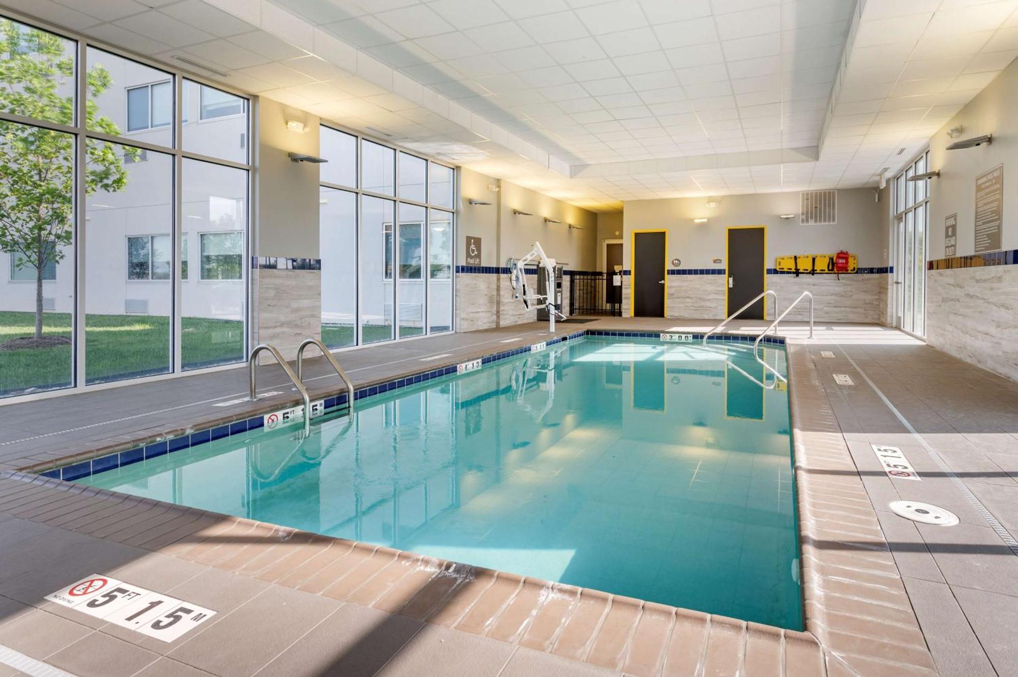 Glo Best Western Lexington Bagian luar foto